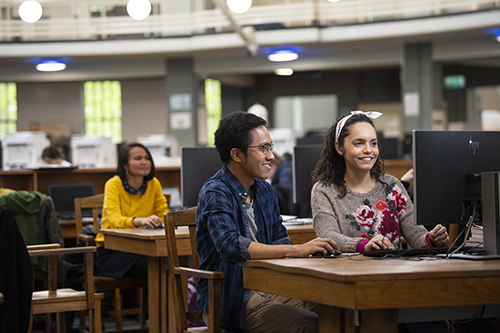 The University of Glasgow – Students Studying